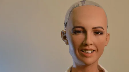 Dünyaca məşhur robot Sophia Bakıya gəlir