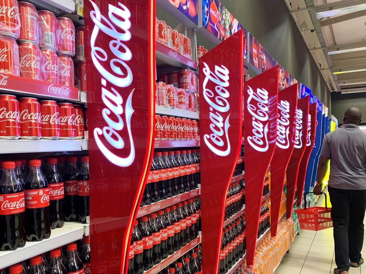Coca-Cola bir çox brendlərini bağlayır