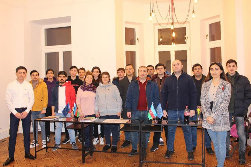 Varşavadakı 19 azərbaycanlı Bakıya gətirildi