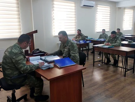 Tərbiyəvi işin təşkili və psixoloq ixtisasları üzrə zabitlərin yoxlanışı davam edir
