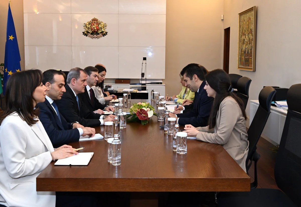 Azerbaijani FM meets with Bulgarian PM