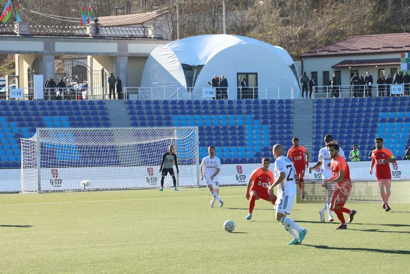 Qarabağın futbolçusu Xankəndidə keçirilən oyunda zədələnib