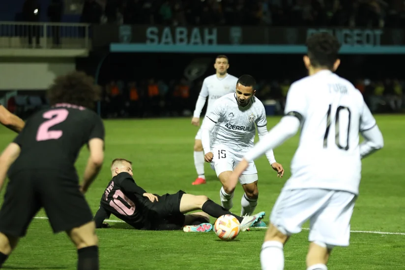 Qarabağ və Sabah azarkeşlərə görə cərimələnib