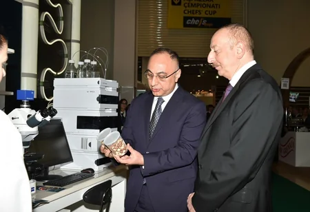 Prezident İlham Əliyev XXV Azərbaycan Beynəlxalq Qida Sənayesi və XIII Azərbaycan Beynəlxalq Kənd Təsərrüfatı sərgiləri ilə tanış olub - YENİLƏNİB