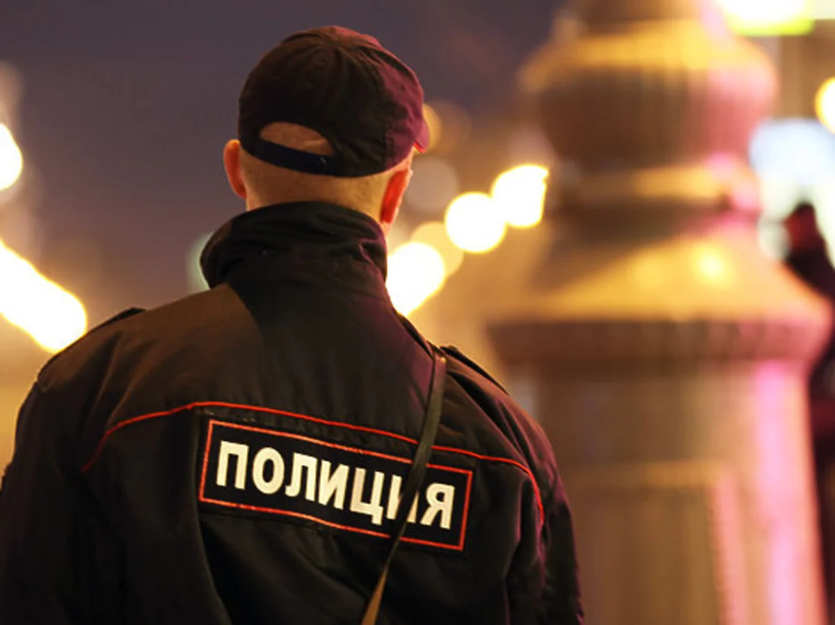 ​Четверо московских полицейских избили двух человек