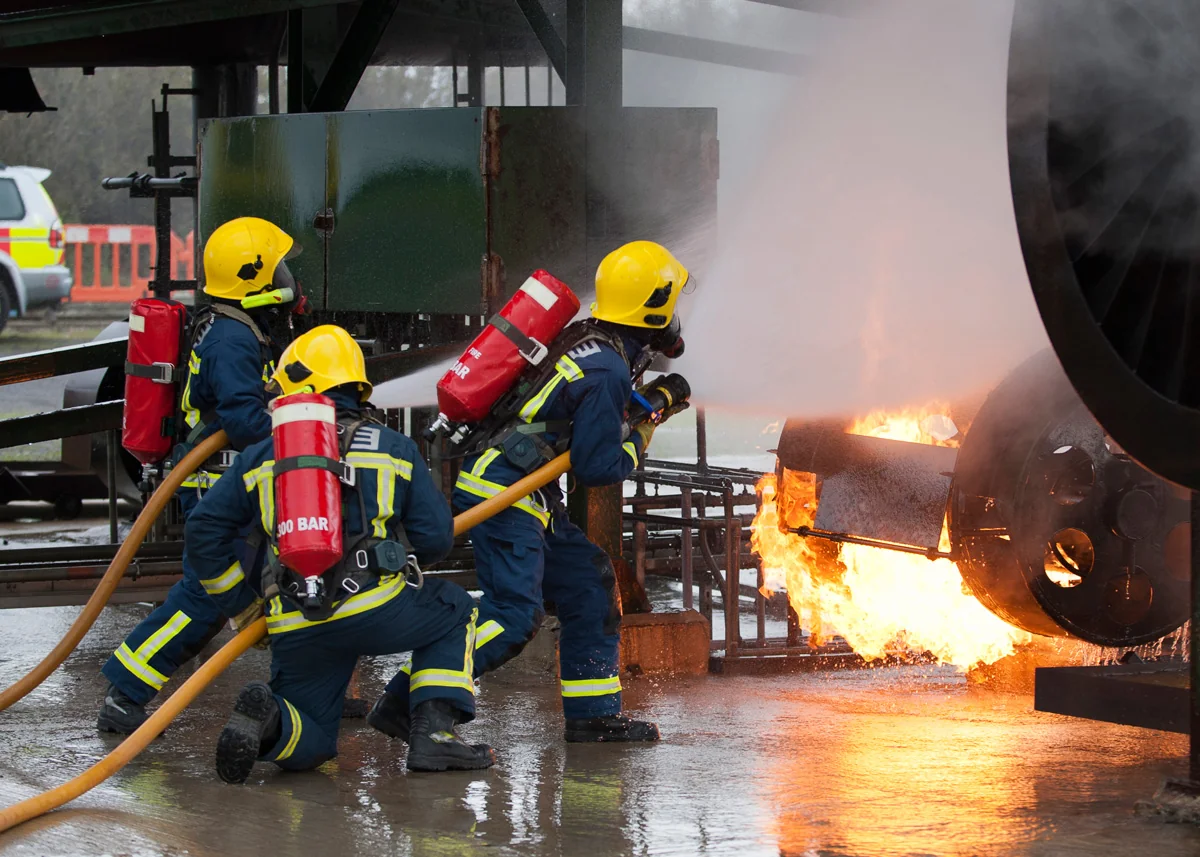 İstanbulda tikiş fabrikində yanğın olub, yaralananlar var