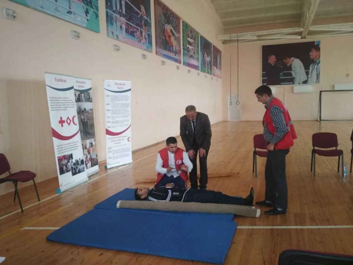 Məcburi köçkünlər ilk yardım üzrə təlimə cəlb olunublar