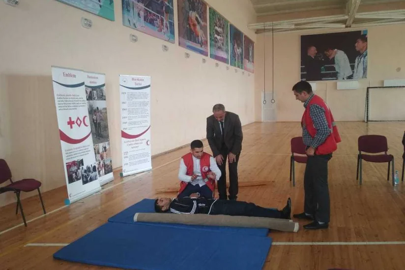 Məcburi köçkünlər ilk yardım üzrə təlimə cəlb olunublar