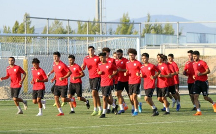 Qəbələ Kiprdə APOEL-lə heç-heçə edib