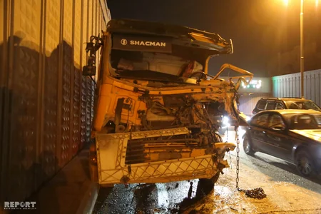 Bakıda tunelin ortasında mübahisə edən sürücülər ağır yol qəzasına səbəb olublar - FOTO - VİDEO - YENİLƏNİB