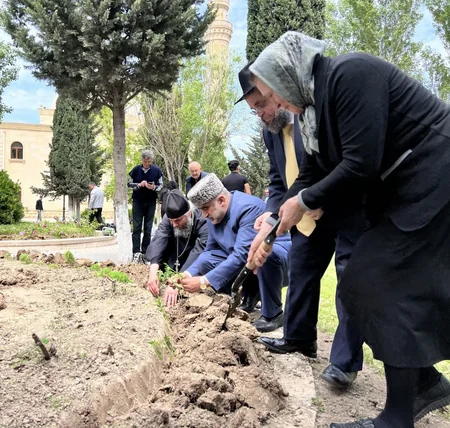 Sumqayıt və Abşerondakı məscidlərin, kilsələrin ətrafında abadlıq, yaşıllaşdırma işləri aparılıb