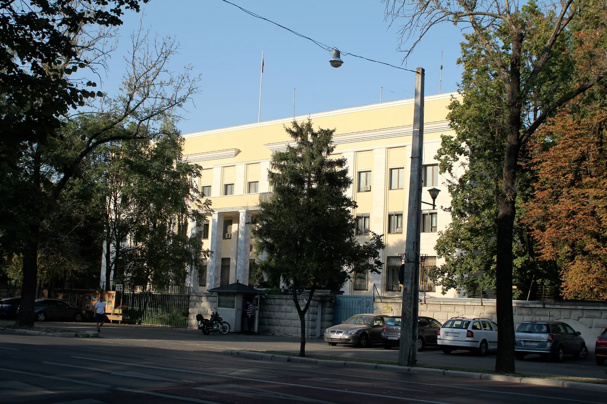 Rusiya səfirliyinin 40 əməkdaşı Rumıniyanı tərk edib