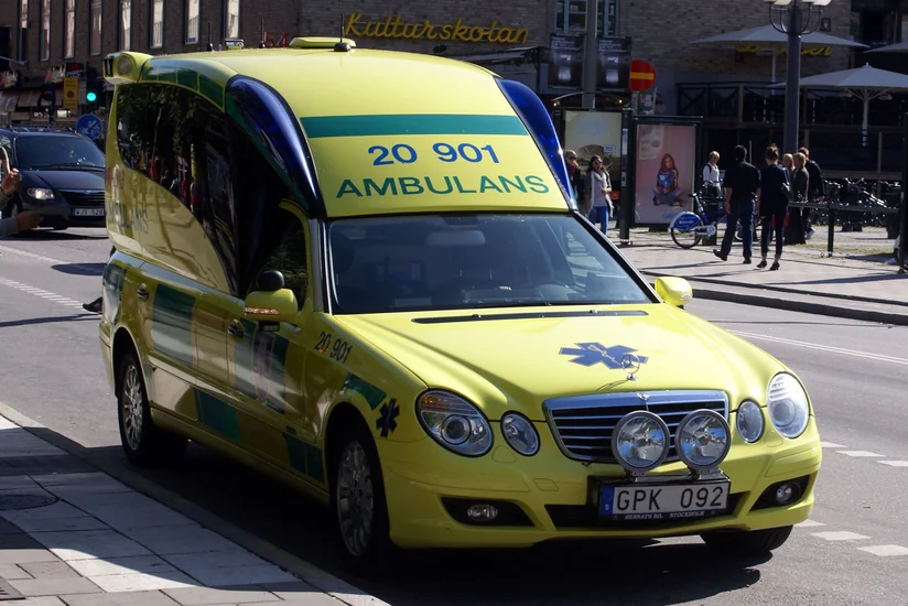 В Швеции мужчина убил человека, упав с седьмого этажа