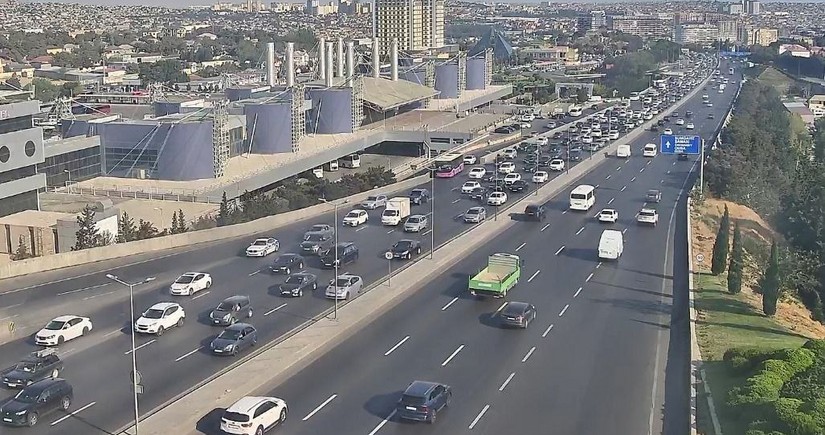 Bakının bəzi yollarında sıxlıq müşahidə olunur