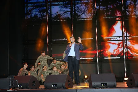 Heydər Əliyev Mərkəzinin parkında Milli Qurtuluş Gününə həsr olunan konsert keçirilib