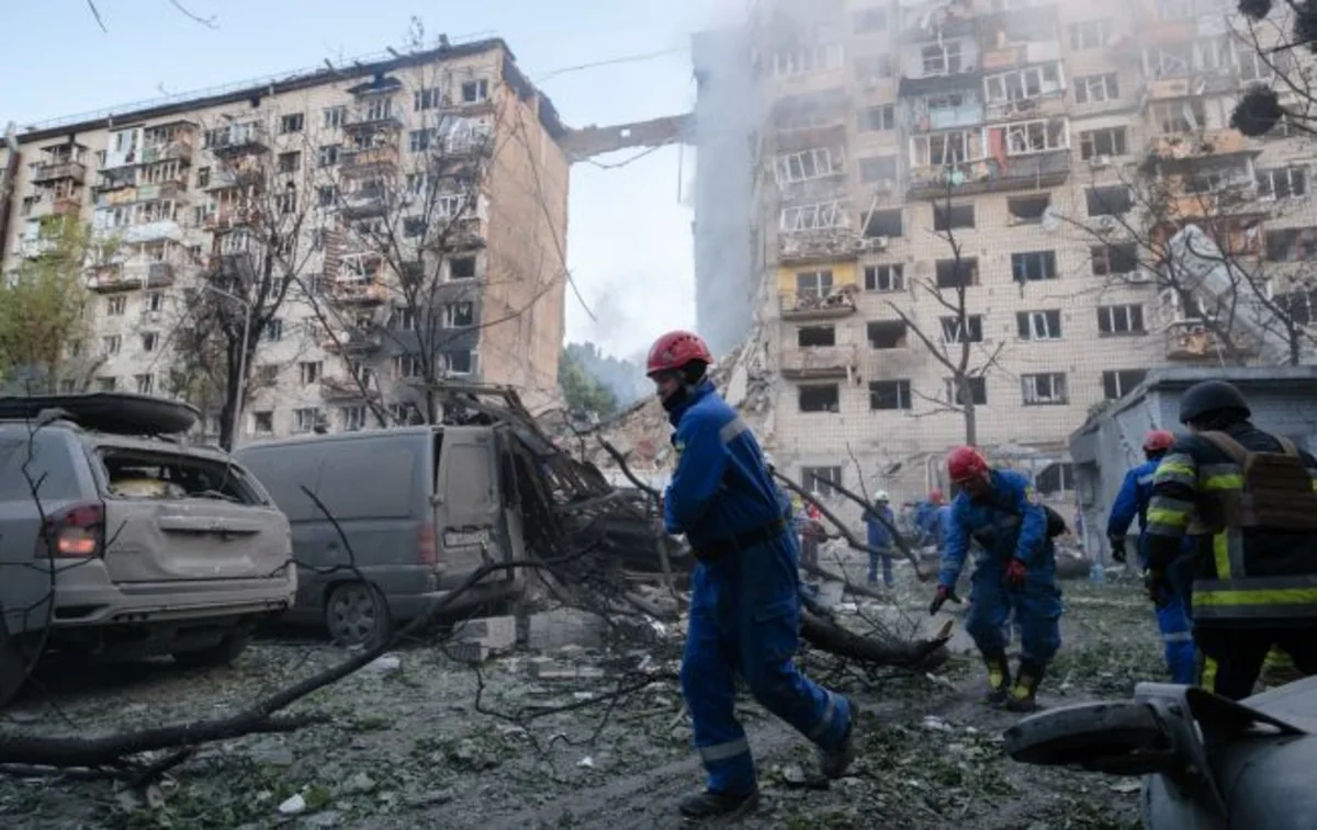 At least 14 people killed in Russian strike in Kyiv