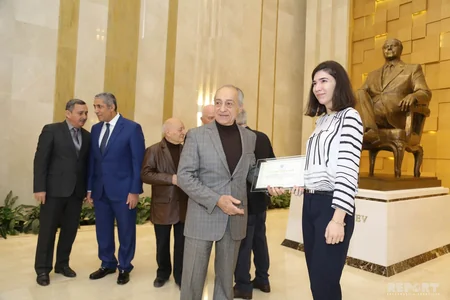 YAP-da İmadəddin Nəsiminin 650 illik yubileyi ilə bağlı sərgi açılıb - FOTO