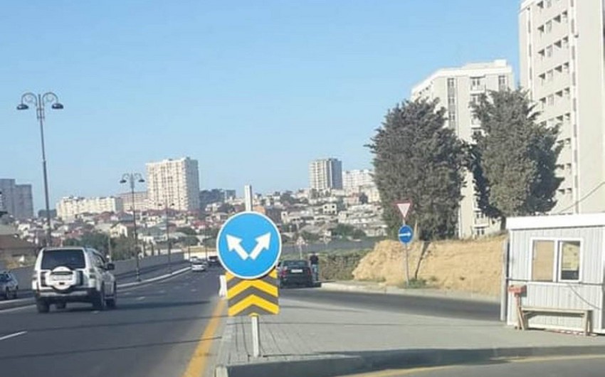 Bakının mərkəzində qeyri-adi yol nişanı - FOTO