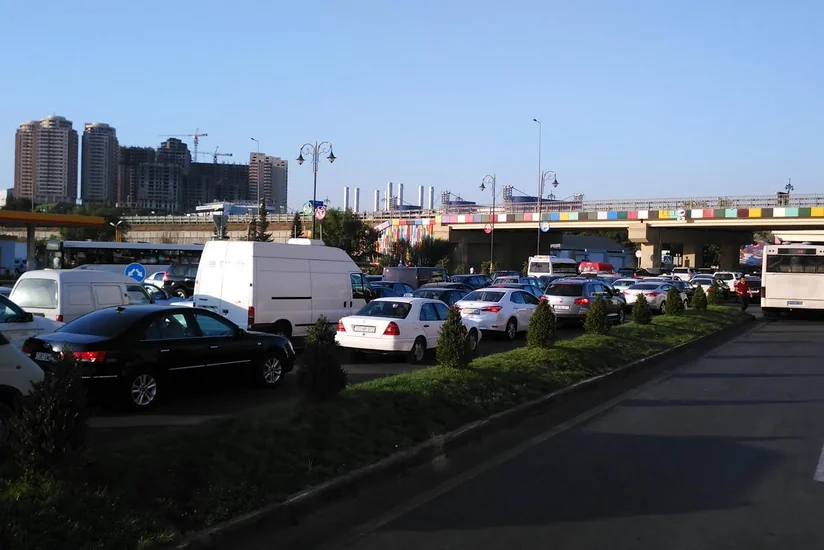 На северном въезде в Баку образовались пробки - ФОТО