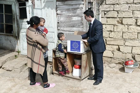 Heydər Əliyev Fondu ünvanlı sosial yardım alan ailələrə Novruz sovqatları paylayıb