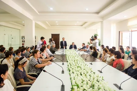 Əflatun Amaşov: Bir çox hallarda ədəbi dilin pozulması halları KİV-lərdə müşahidə olunur