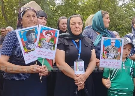 Vətən müharibəsi şəhidinin xatirəsinə inşa edilən bulağın açılışı olub