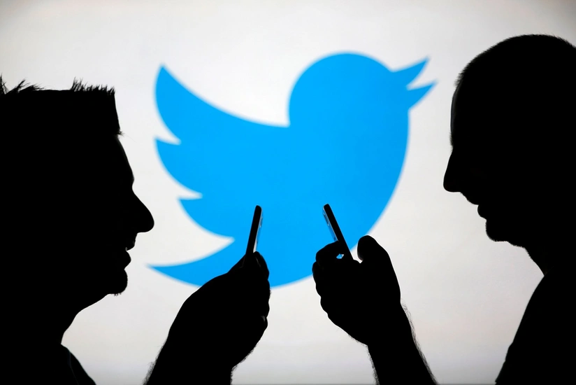 US military's Twitter message scares readers