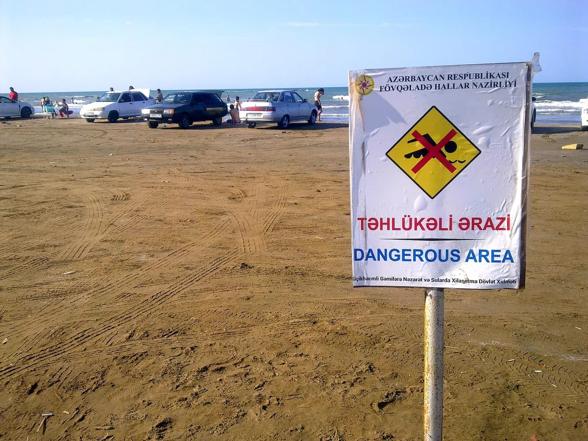 Dənizdə batmaq təhlükəsi ilə üzləşənlər xilas edilib