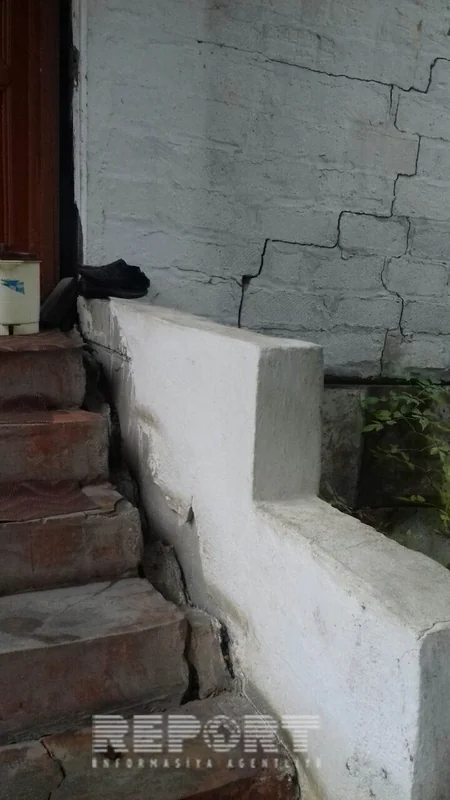 Qubaya yağan aramsız yağışlar nəticəsində daha bir ev çöküb - FOTO