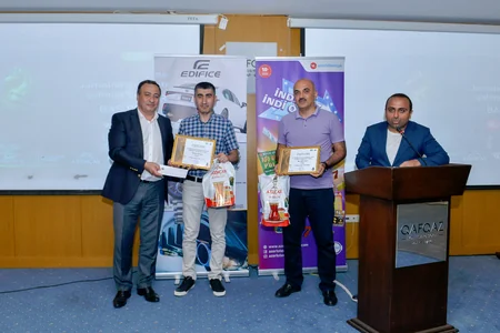 Şahmat oynayan jurnalistlər mükafatlandırılıb