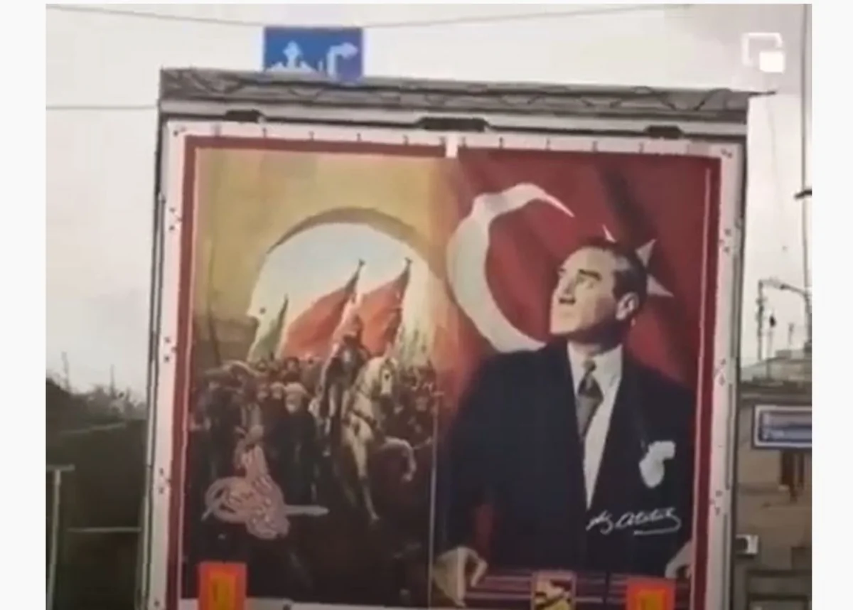 İrəvanda Atatürkün portreti erməniləri hiddətləndirib