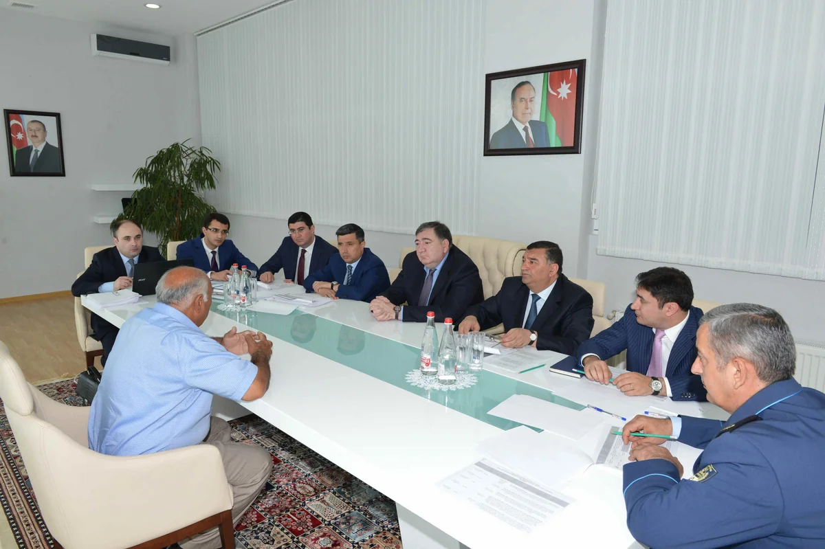 ​Vergilər naziri Qazaxda vətəndaşları qəbul edib