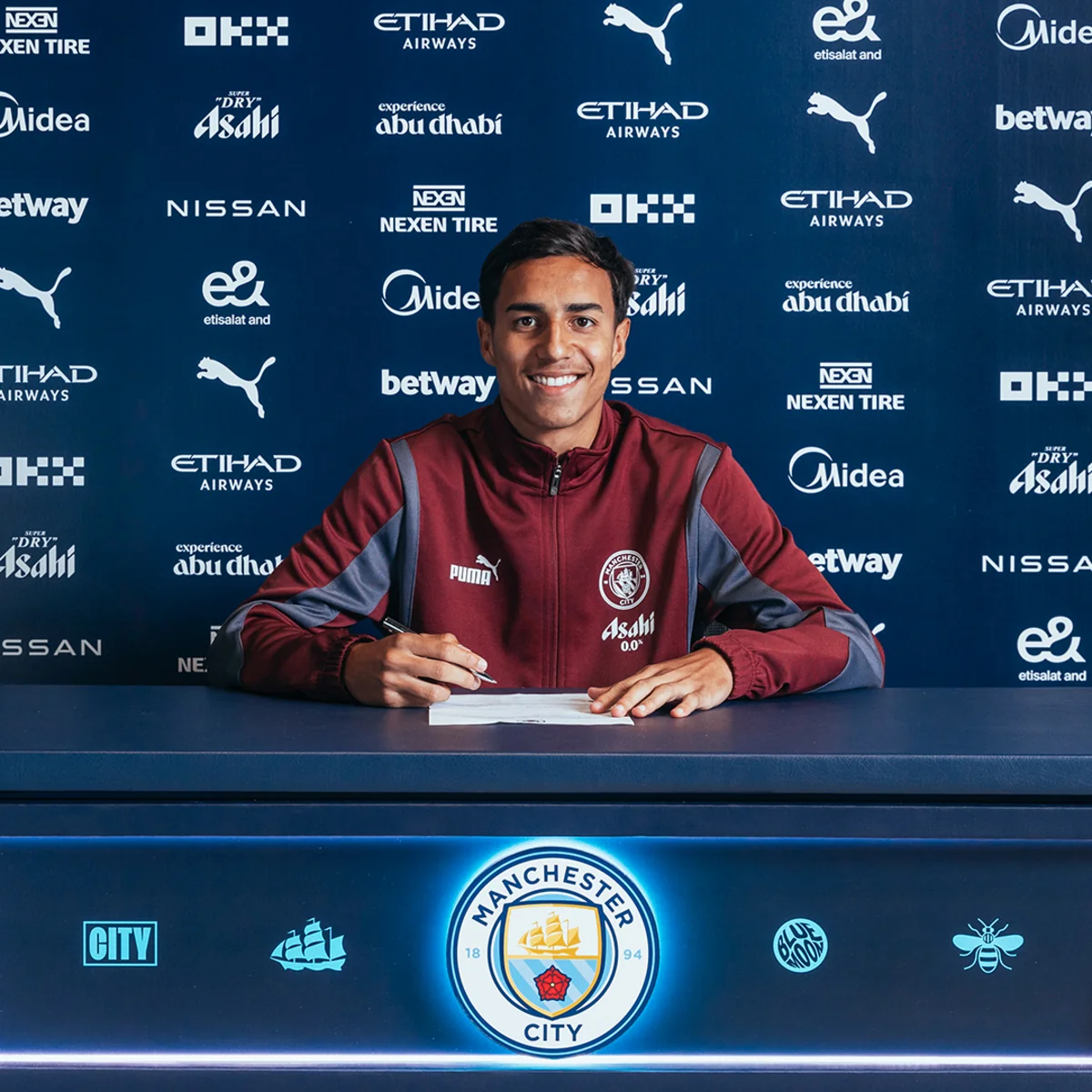 Mançester Siti yeni transferini açıqlayıb