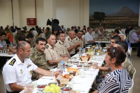 Bu gün bütün hərbi hissələrdə “Açıq qapı” günü keçirilib