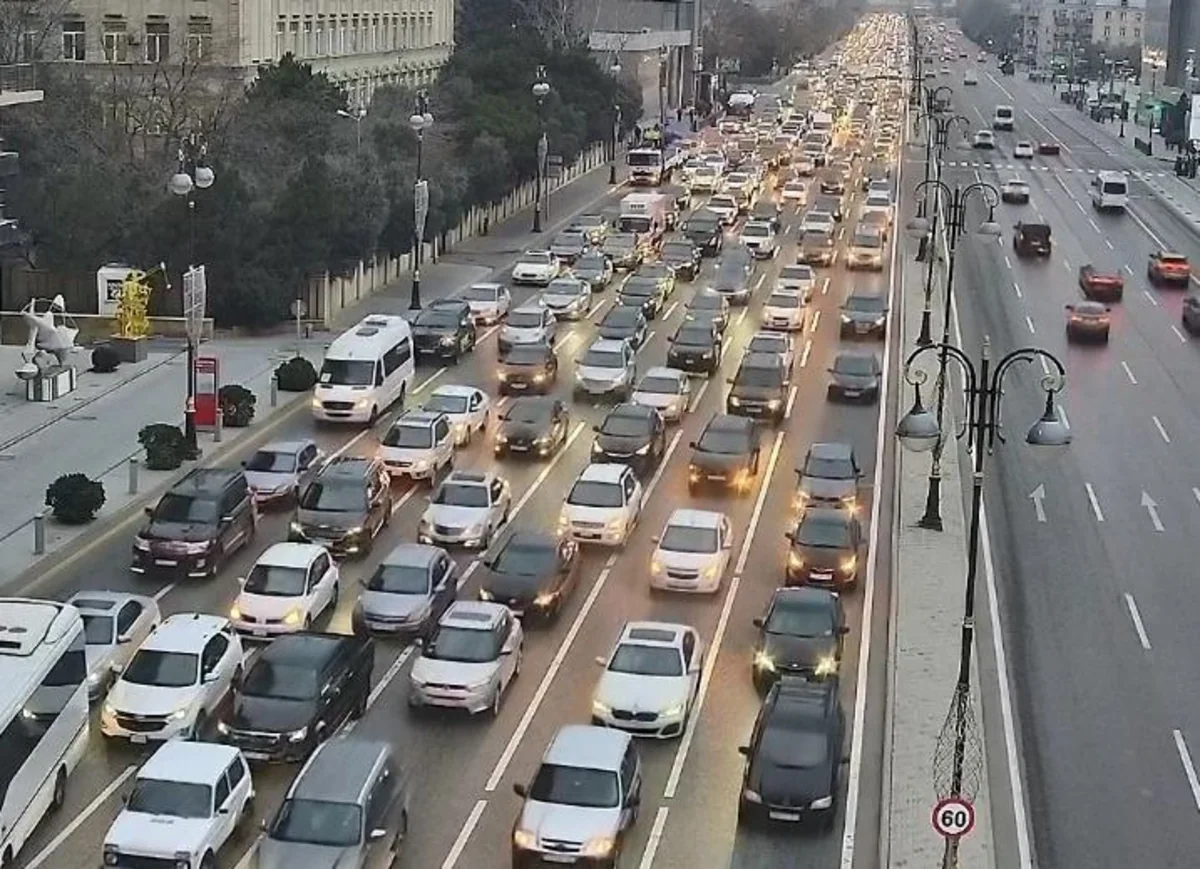 Bakının bir sıra yollarında tıxac var – SİYAHI