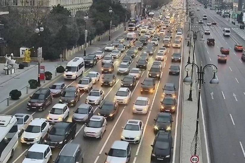Bakının bir sıra yollarında tıxac var – SİYAHI