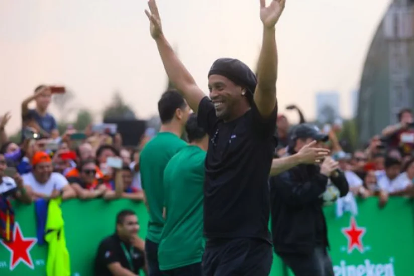 Ronaldinyo Qüdsdə futbol akademiyası açıb
