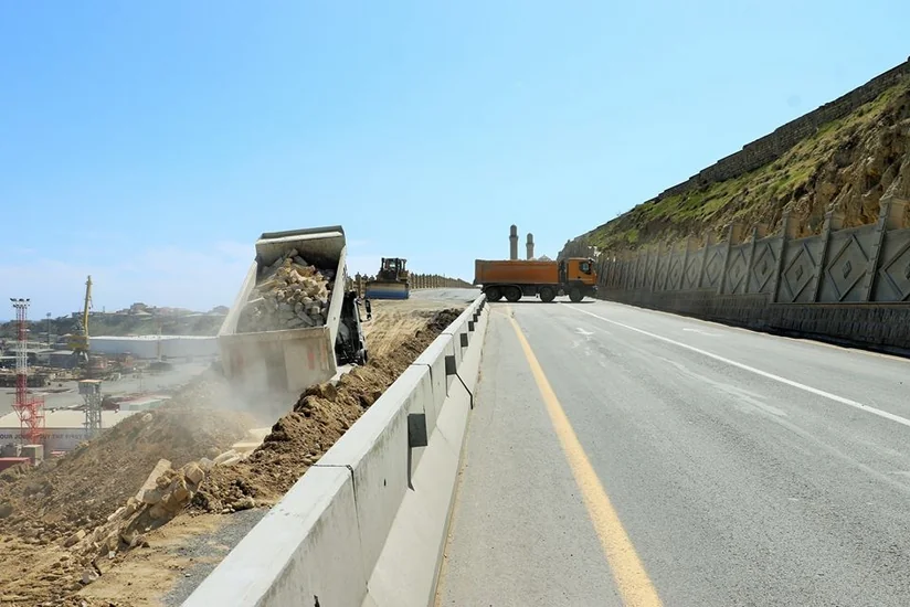 Bibiheybət yolunda tikinti-bərpa işlərinin sonuncu mərhələsinə başlanılıb