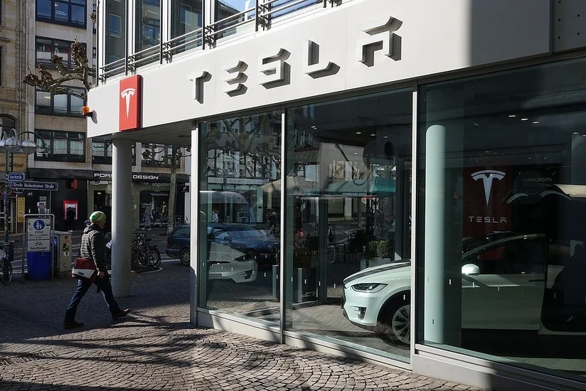 Вице-президент Tesla объявил о своем уходе из компании