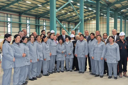 Azərbaycan ​Prezidenti “Astaraçay” MMC-nin çay emalı fabrikində yaradılan şəraitlə tanış olub