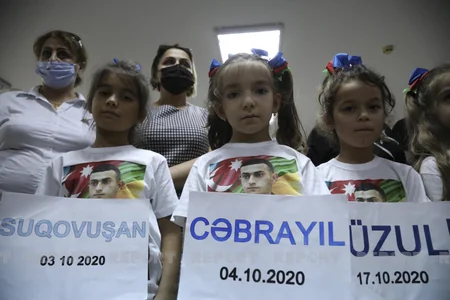 Yaralı halda döyüşü davam etdirmiş şəhidin büstünün açılışı olub