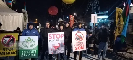 Xankəndi-Laçın yolunda aksiyası davam edir, etirazçılar milli rəqslər oynayırlar