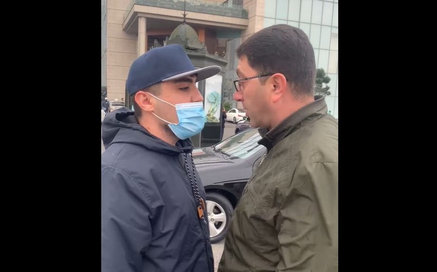 Mehman Hüseynovu təhqir edən şəxs polisə çağırılıb
