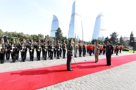 Azərbaycan ilə Pakistan arasında hərbi əməkdaşlıq məsələləri müzakirə edilib