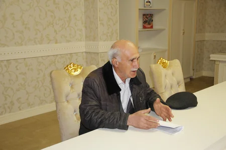 Daşınmaz Əmlakın Dövlət Kadastrı və Reyestrinin sədri Cəlilabadda vətəndaşları qəbul edib