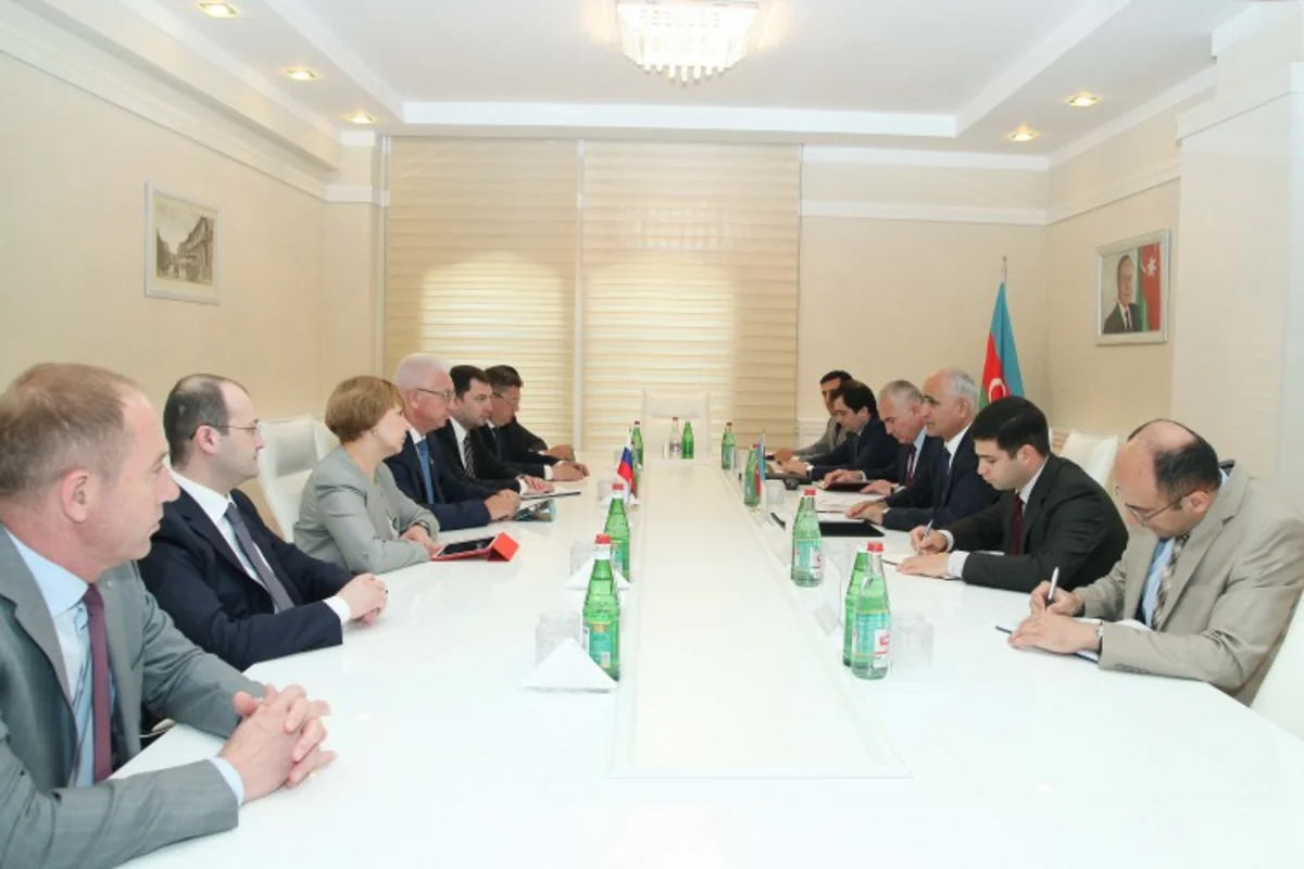Şahin Mustafayev Rusiyanın Həştərxan vilayəti hökumətinin sədri ilə görüşüb