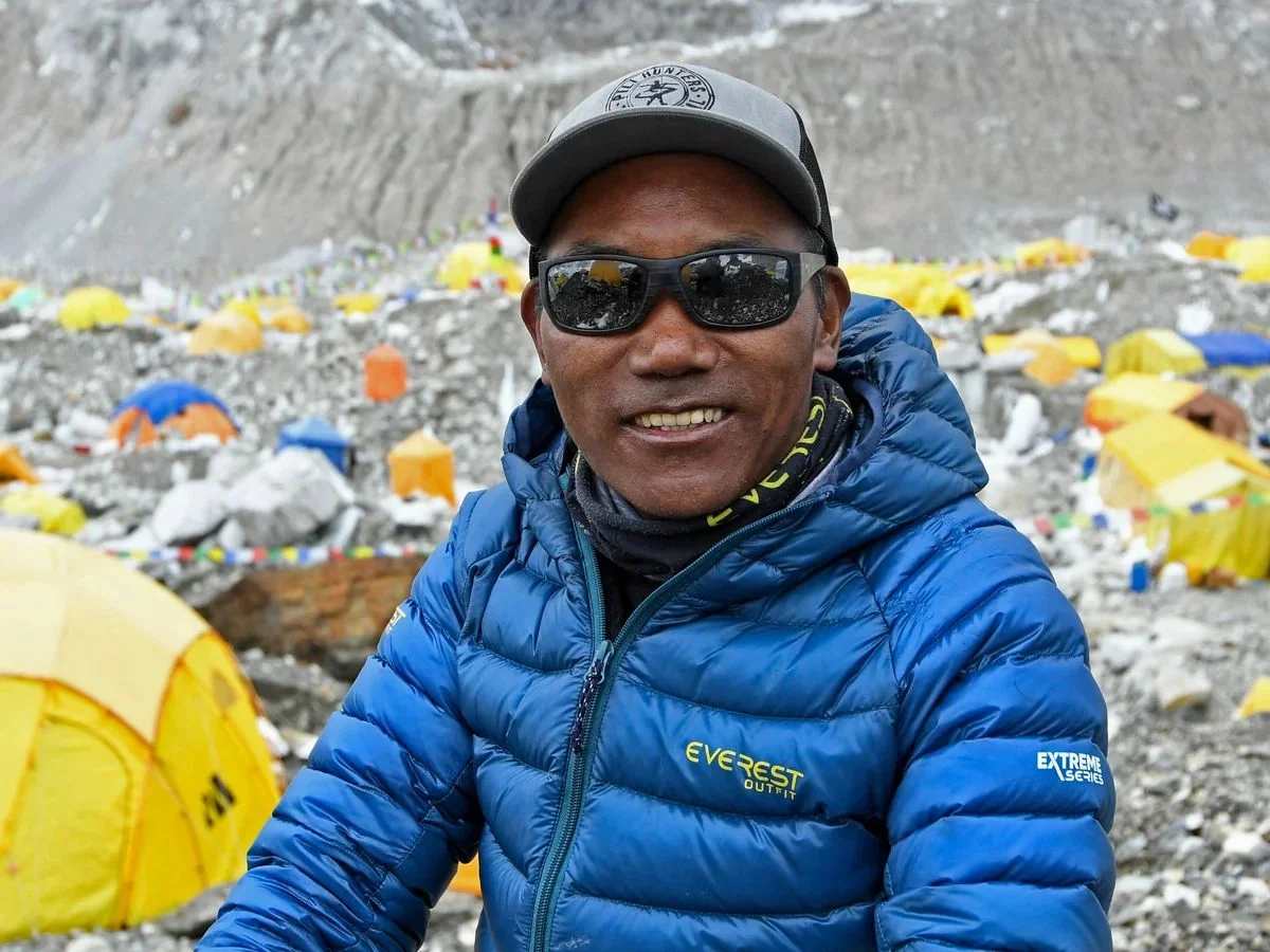Nepallı alpinist Everesti fəth edərək özünə məxsus dünya rekordunu yeniləyib
