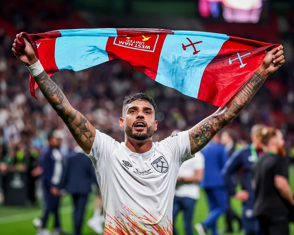 İtaliyalı futbolçu bütün UEFA turnirlərində qalib olmaqla tarixə düşüb