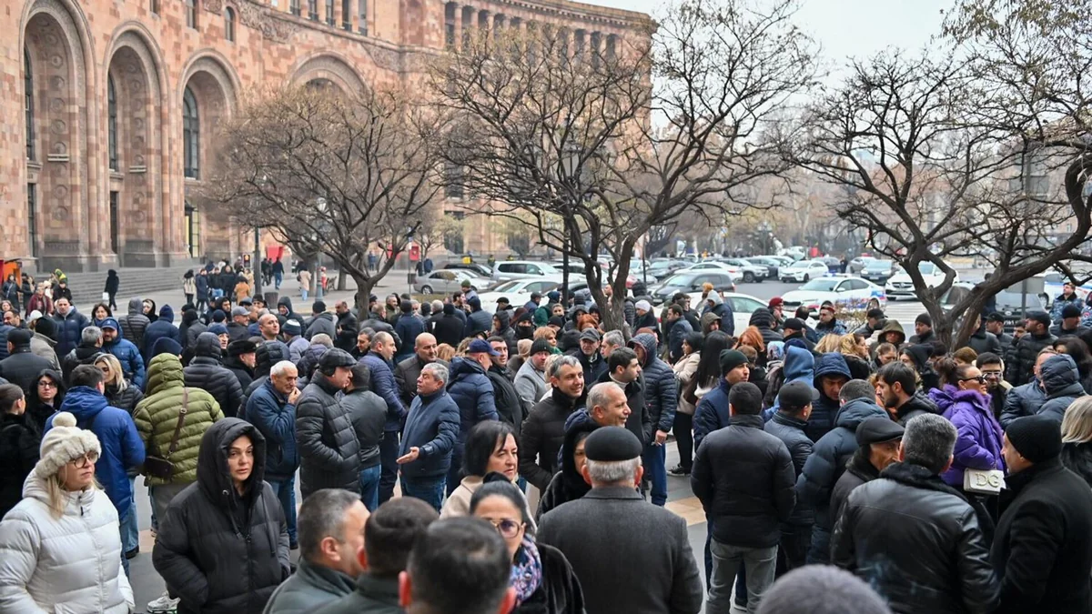 В Ереване проходит акция против повышения налогов