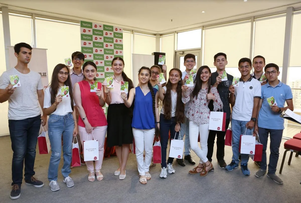 Nar presents special prizes to students demonstrated highest results during entrance exams